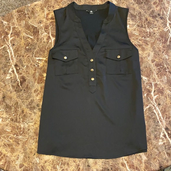 Guess Tops - Guess black sleeveless shirt size S